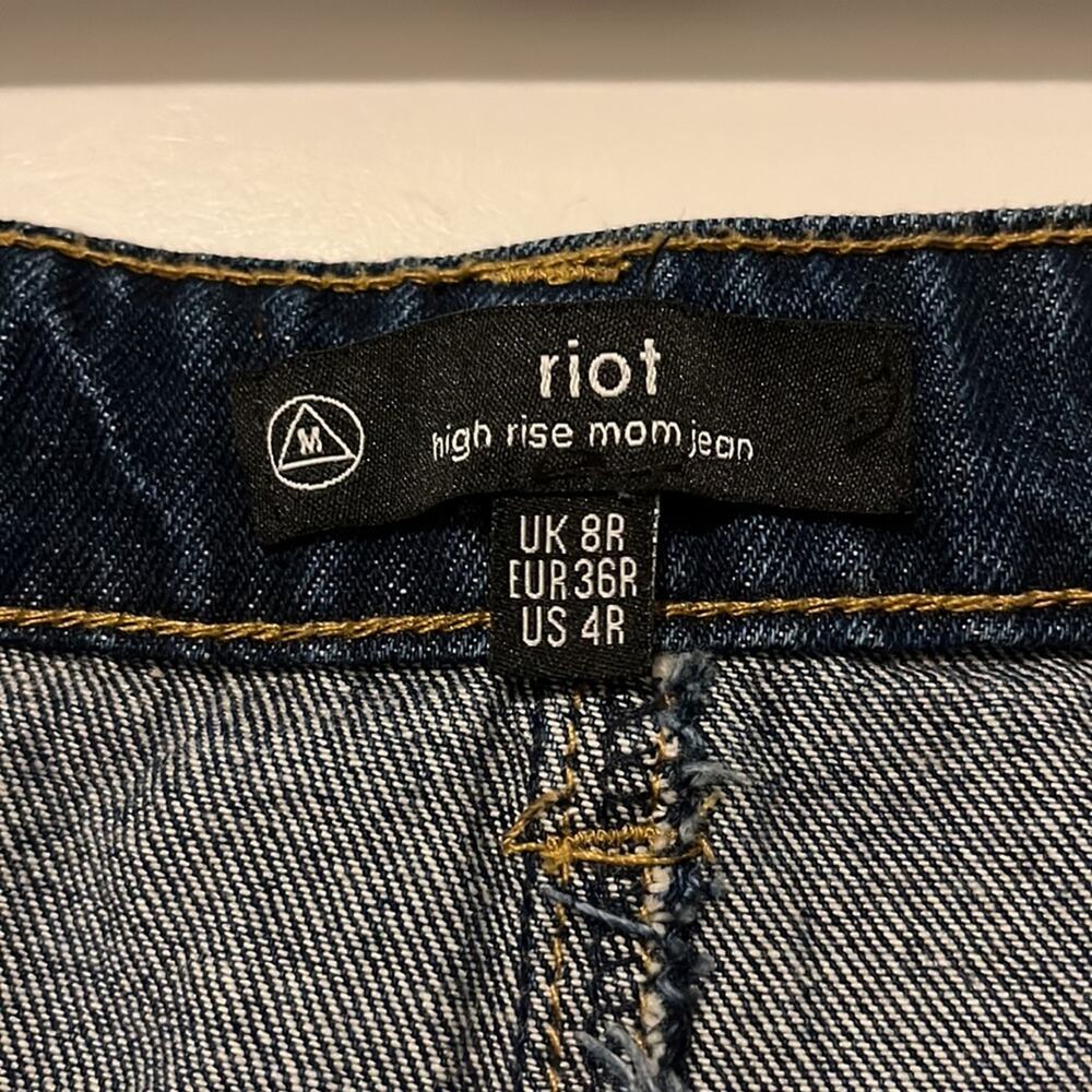 Missguided Riot High Rise Mom Jeans - Picture 8 of 10